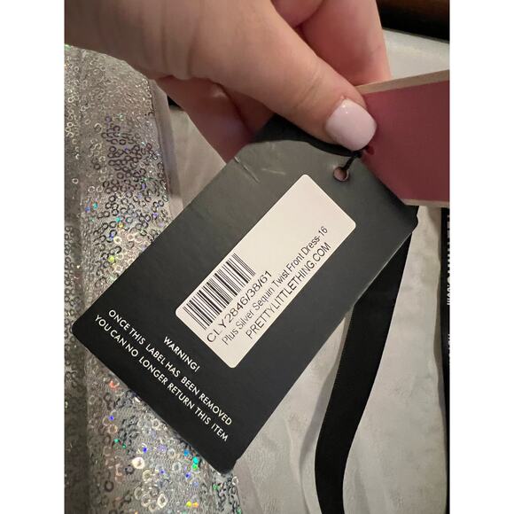 NWT PrettyLittleThing Women’s Silver Sequin Twist Front Party Mini Dress Size M - Picture 11 of 14